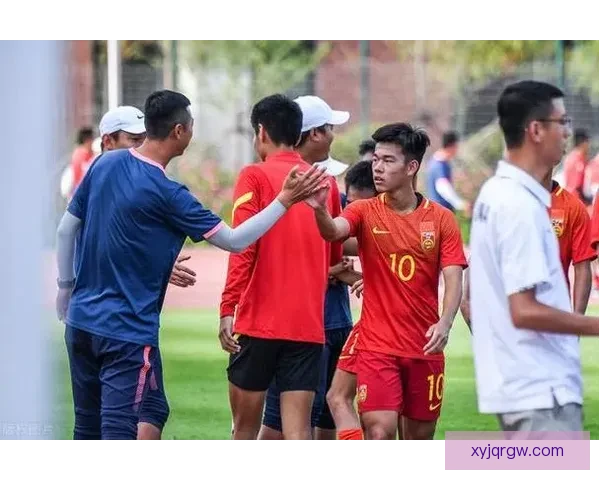 何小珂致敬C罗再证无可争议王